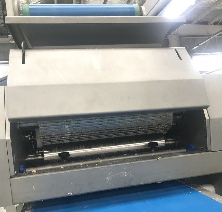 200-300 máquina automática de la prensa de la pasta de la capacidad del kilogramo, máquina de Sheeter del rodillo de la pasta