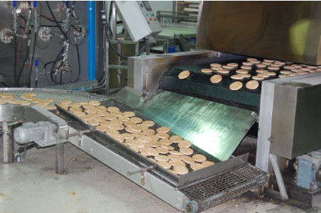 Línea automática del pan Pita del CE anchura de la correa de 850 milímetros con el sistema que cubre de la pasta