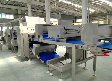 China Máquina modificada para requisitos particulares del laminador de la pasta de la anchura de la correa, máquina colocada forma de la laminación de los pasteles de Z fábrica